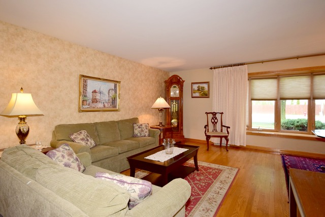 6956 N Central Ave, Chicago, IL 60646 photo 4