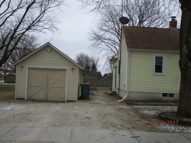 714 Willow St, Maple Park, IL 60151 photo 2