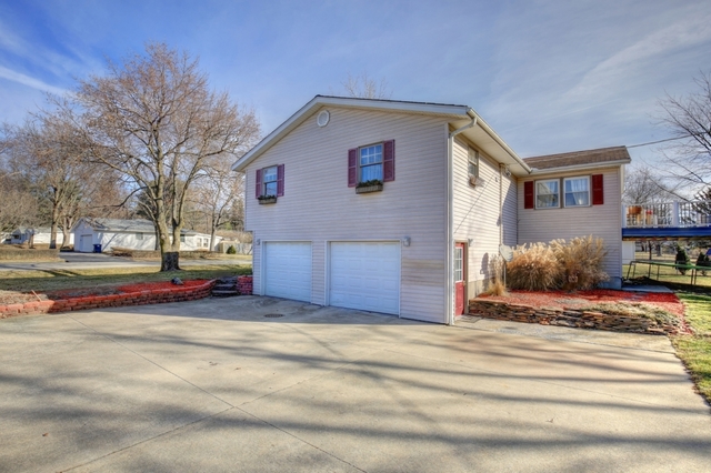 201 Eisenhower Dr, Philo, IL 61864 photo 19