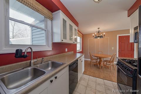 301 Mohawk Dr, Carol Stream, IL 60188 photo 4
