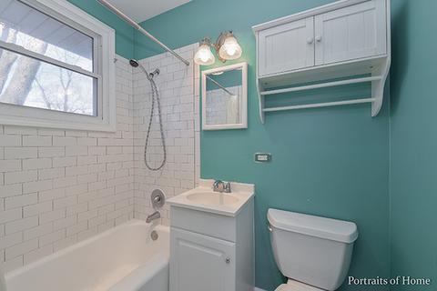 301 Mohawk Dr, Carol Stream, IL 60188 photo 8