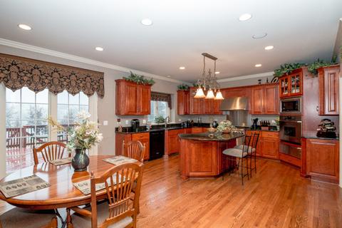 26107 Oakcrest Ln, Plainfield, IL 60585 photo 2