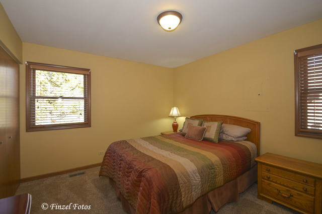 2006 Parker St, Mchenry, IL 60050 photo 12