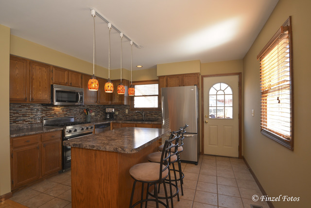 2006 Parker St, Mchenry, IL 60050 photo 3