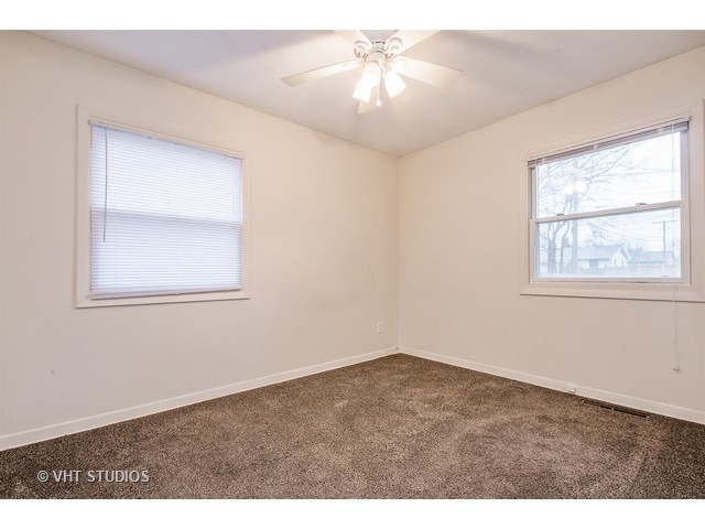 1512 W Pine St, Holiday Hills, IL 60051 photo 6