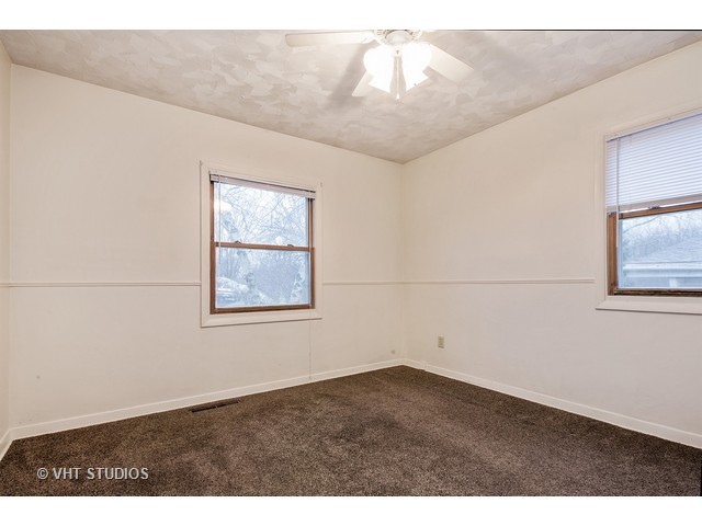 1512 W Pine St, Holiday Hills, IL 60051 photo 5