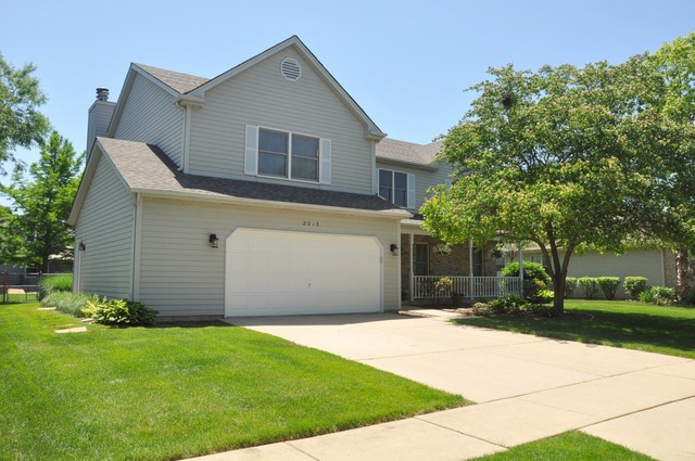 2015 Swan Ln, Elgin, IL 60123 photo 1