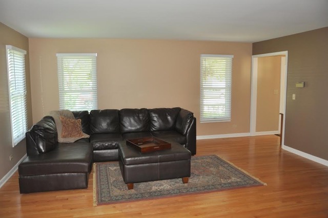 2015 Swan Ln, Elgin, IL 60123 photo 3