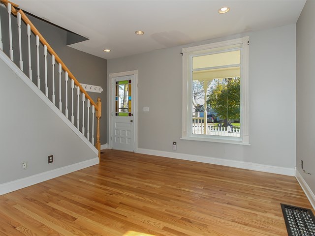 162 N Worth Ave, Elgin, IL 60123 photo 9