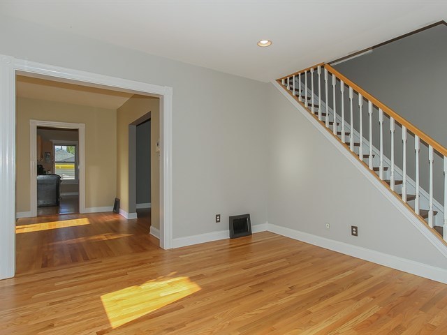 162 N Worth Ave, Elgin, IL 60123 photo 5