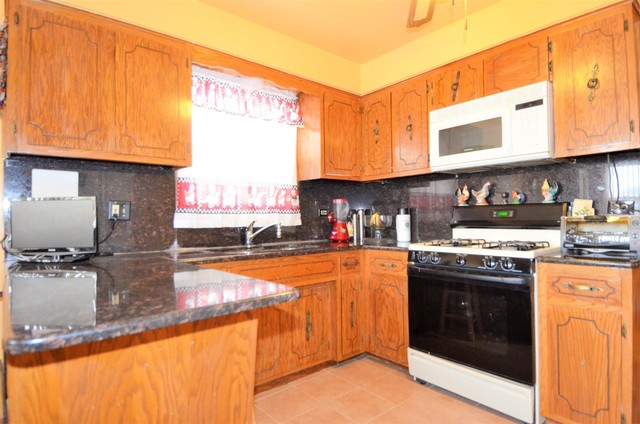 7316 W 61st St, Summit, IL 60501 photo 4