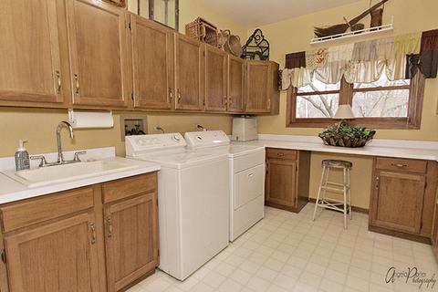 2711 Whiting Ct, Mchenry, IL 60050 photo 9
