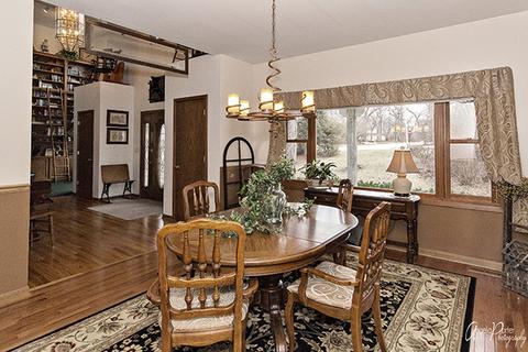 2711 Whiting Ct, Mchenry, IL 60050 photo 8