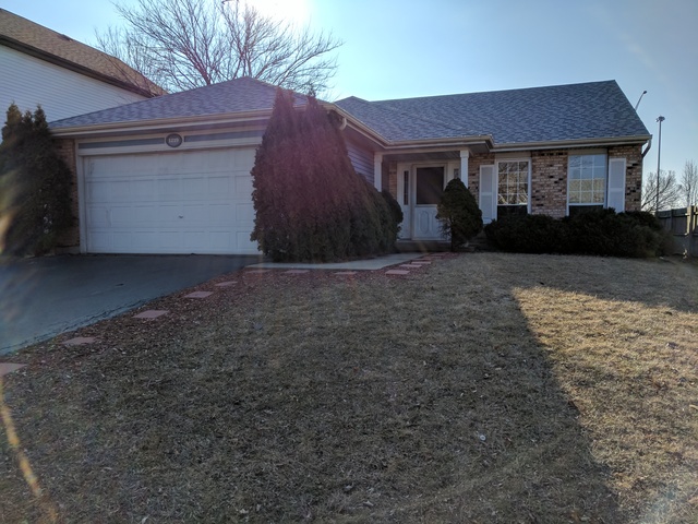 1219 Concord Dr, Elgin, IL 60120 photo 1