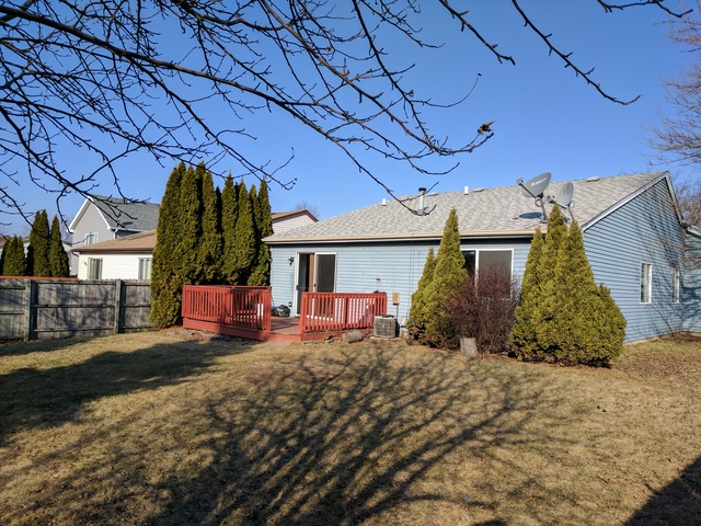 1219 Concord Dr, Elgin, IL 60120 photo 4
