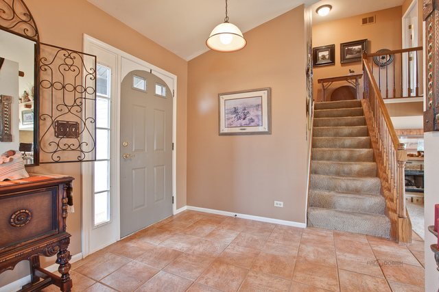 800 Roaring Brook Ln, Algonquin, IL 60102 photo 3