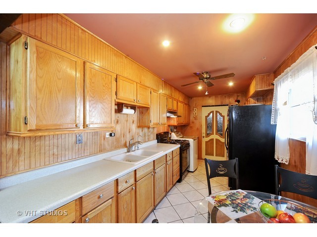 217 Renee Ter, Wheeling, IL 60090 photo 4