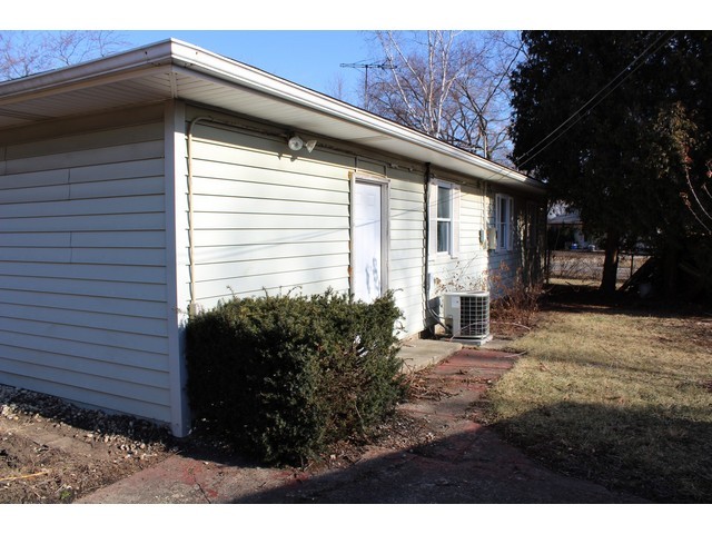 217 Renee Ter, Wheeling, IL 60090 photo 11