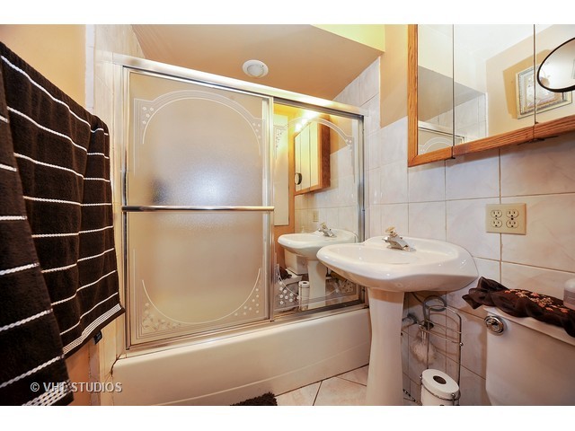 217 Renee Ter, Wheeling, IL 60090 photo 10