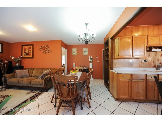 217 Renee Ter, Wheeling, IL 60090 photo 6