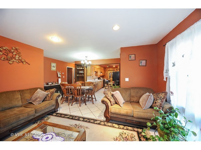 217 Renee Ter, Wheeling, IL 60090 photo 5