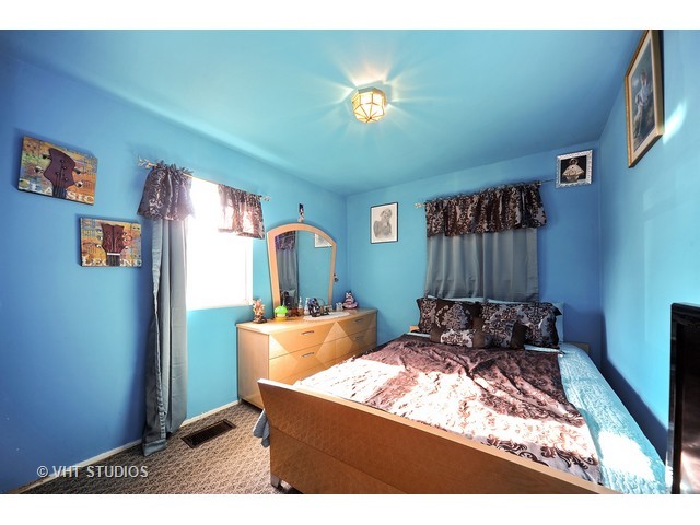 217 Renee Ter, Wheeling, IL 60090 photo 8