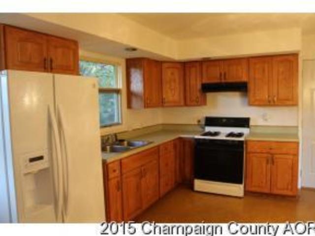 1211 Thomas Dr, Champaign, IL 61821 photo 3