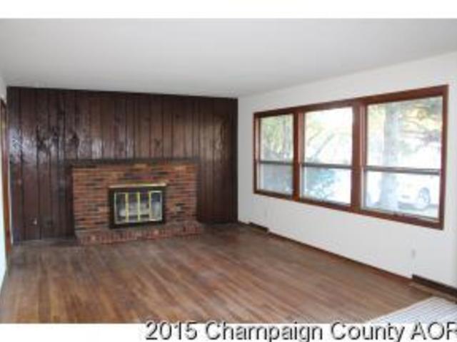 1211 Thomas Dr, Champaign, IL 61821 photo 2
