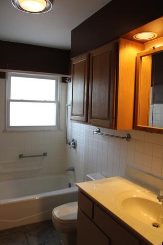 1303 Maplepark Dr, Champaign, IL 61821 photo 9