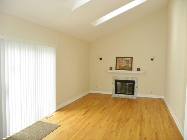 720 Red Oak Dr, Bartlett, IL 60103 photo 7