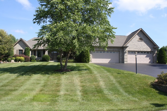 6512 Burning Tree Cir, Mchenry, IL 60050 photo 2