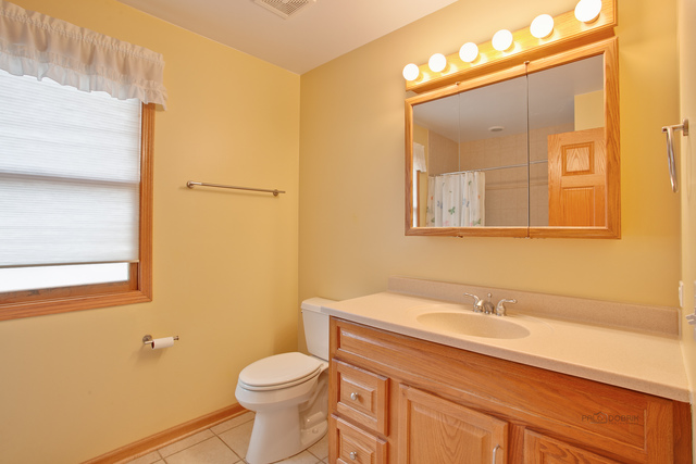 6512 Burning Tree Cir, Mchenry, IL 60050 photo 10