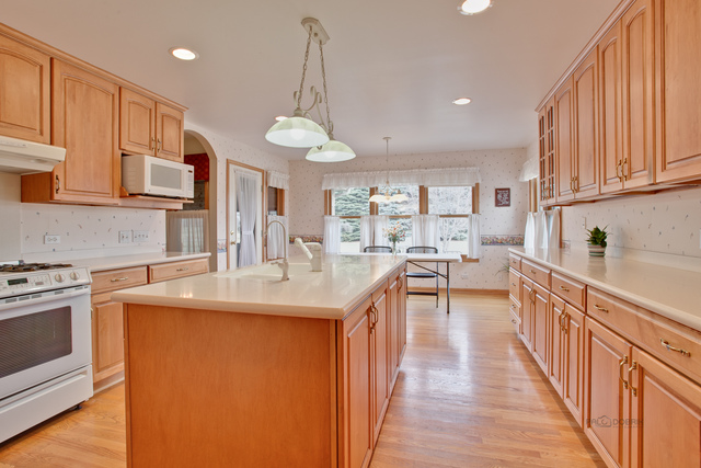 6512 Burning Tree Cir, Mchenry, IL 60050 photo 8