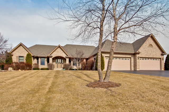 6512 Burning Tree Cir, Mchenry, IL 60050 photo 1