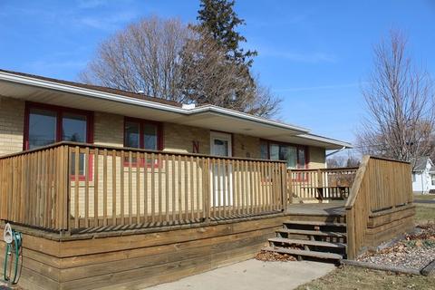 201 Ash Ave, Morrison, IL 61270 photo 2