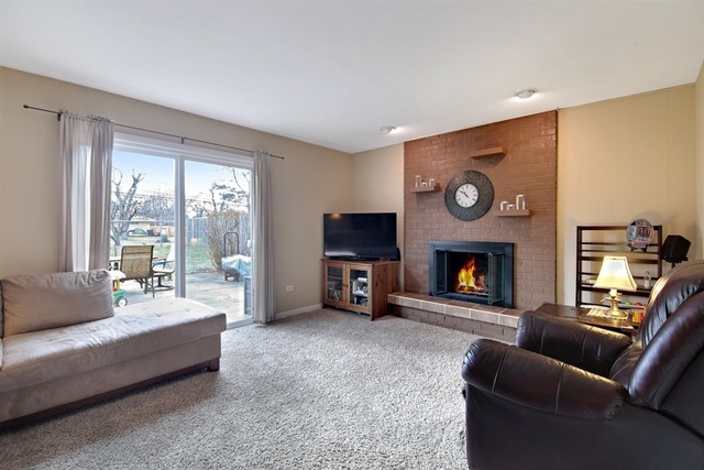 939 Garden Ln, Wheeling, IL 60090 photo 8