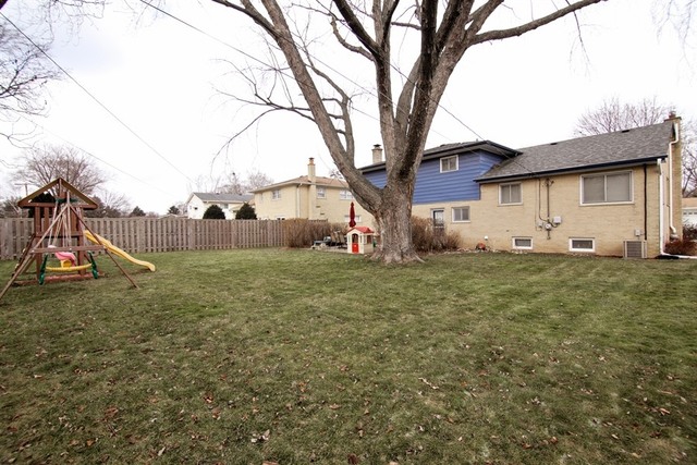 939 Garden Ln, Wheeling, IL 60090 photo 15