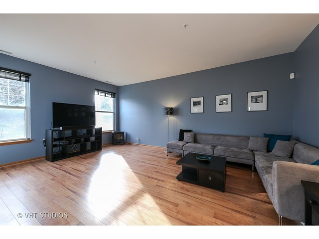 115 Schneider Ct, North Aurora, IL 60542 photo 7