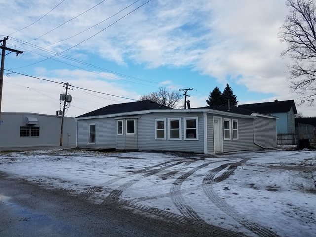11909 Maple Ave, Hebron, IL 60034 photo 1