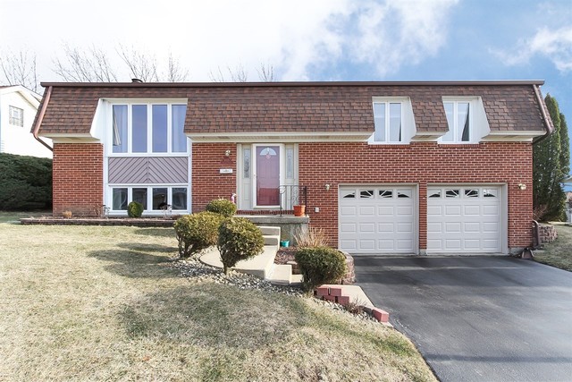 1005 Concord Ln, Hoffman Estates, IL 60192 photo 1