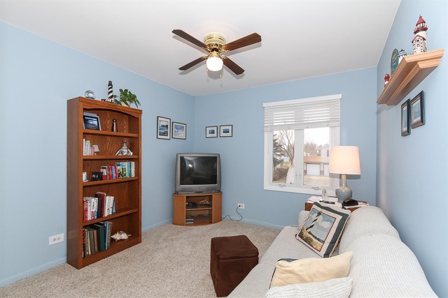 1005 Concord Ln, Hoffman Estates, IL 60192 photo 18