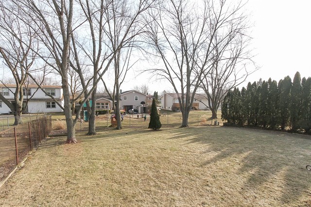 1005 Concord Ln, Hoffman Estates, IL 60192 photo 21
