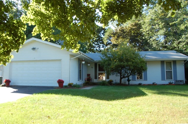 113 Bell Dr, Cary, IL 60013 photo 2