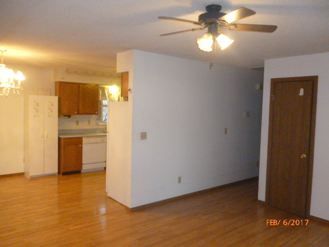 513 Valley View Dr, Philo, IL 61864 photo 5