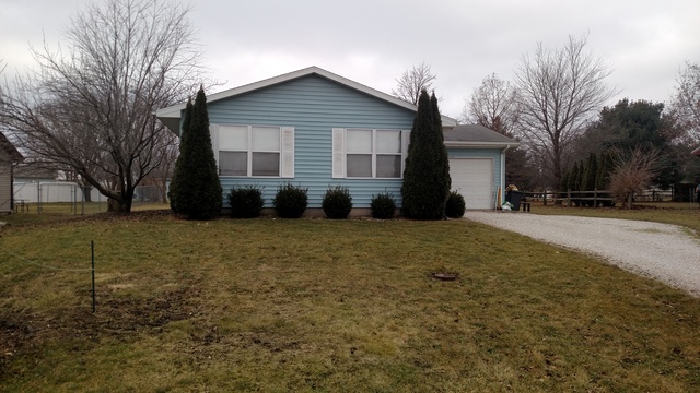 513 Valley View Dr, Philo, IL 61864 photo 1