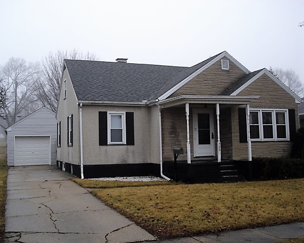 320 W 3rd St, Spring Valley, IL 61362 photo 1