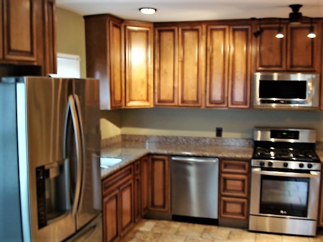 320 W 3rd St, Spring Valley, IL 61362 photo 4