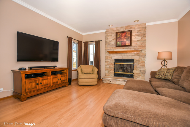 232 Norwich Dr, Bartlett, IL 60103 photo 4