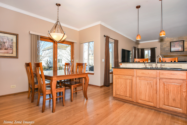 232 Norwich Dr, Bartlett, IL 60103 photo 9