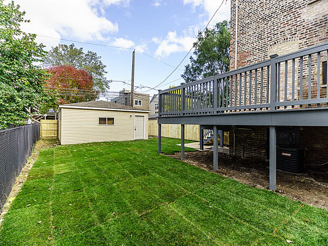624 E Bowen Ave, Chicago, IL 60653 photo 23